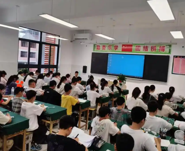同心圆学校打破交流壁垒建立线上线下双